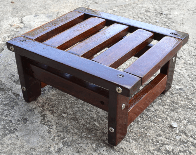 Low step deals stool